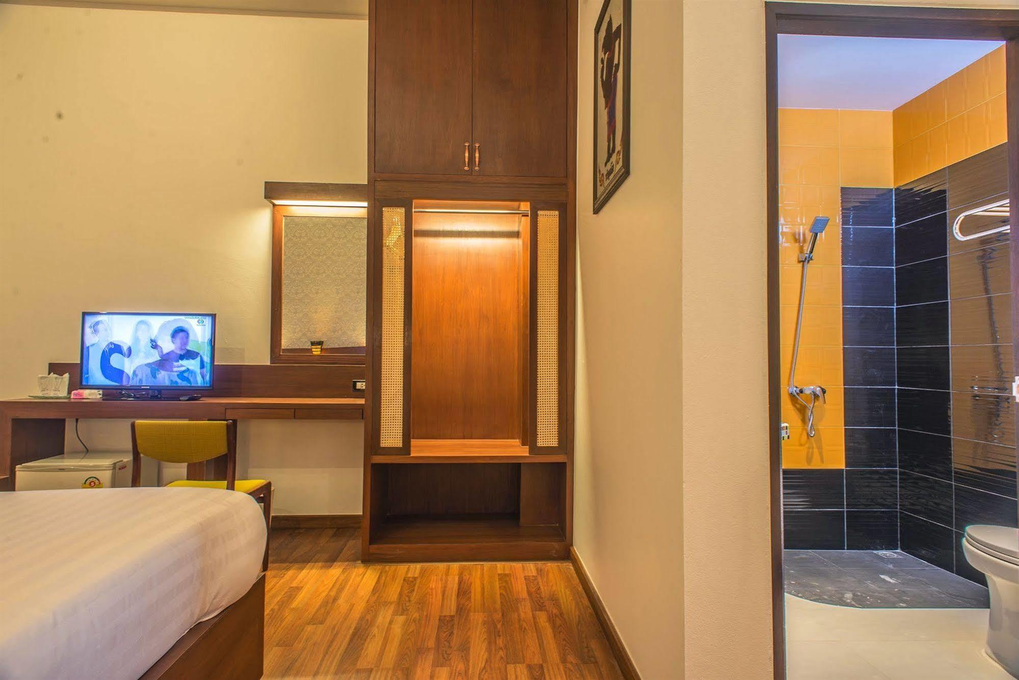 Jingjit Hotel Krabi town Buitenkant foto